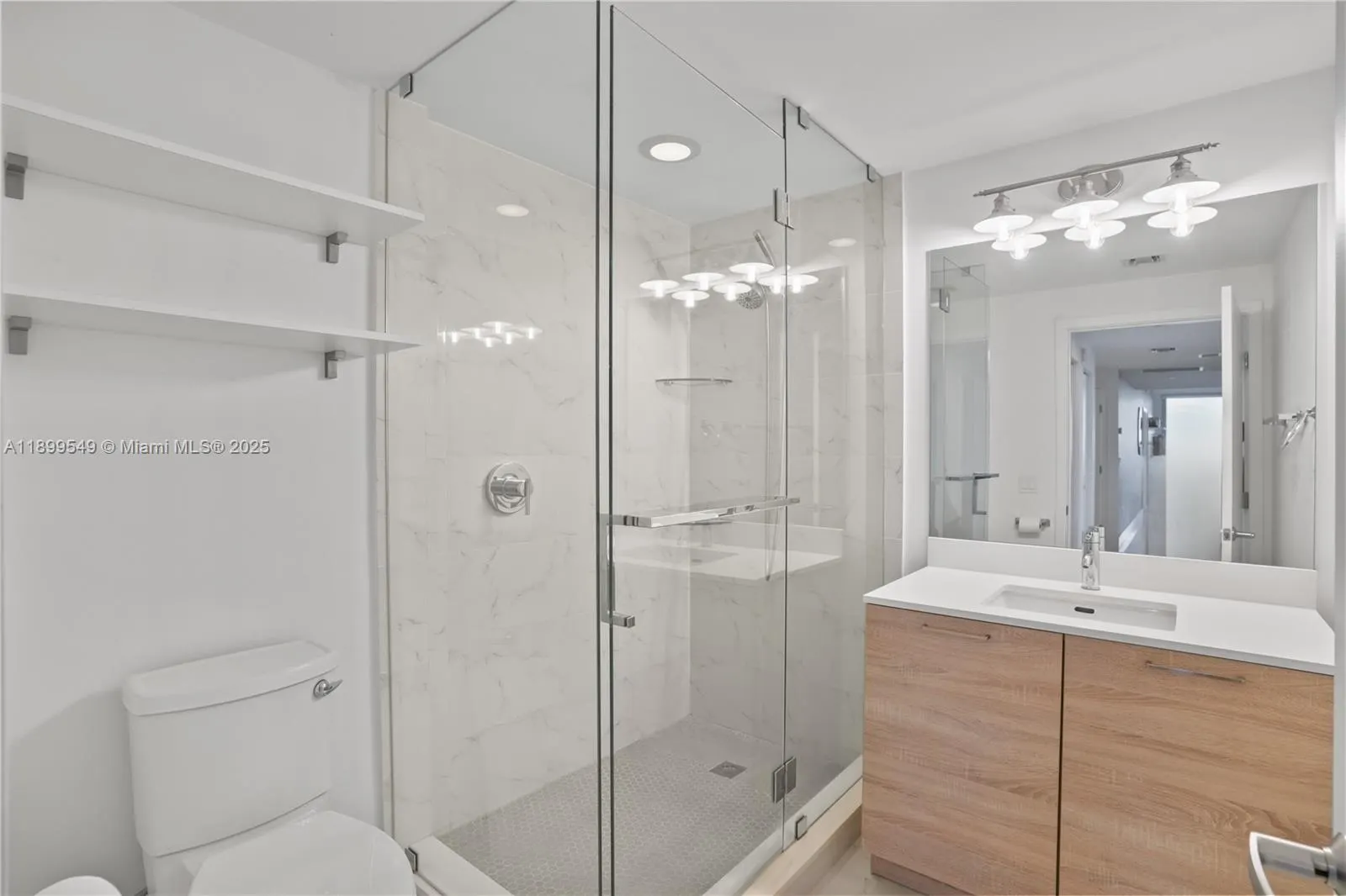 16385 Biscayne Blvd, #2901 +2 Parking