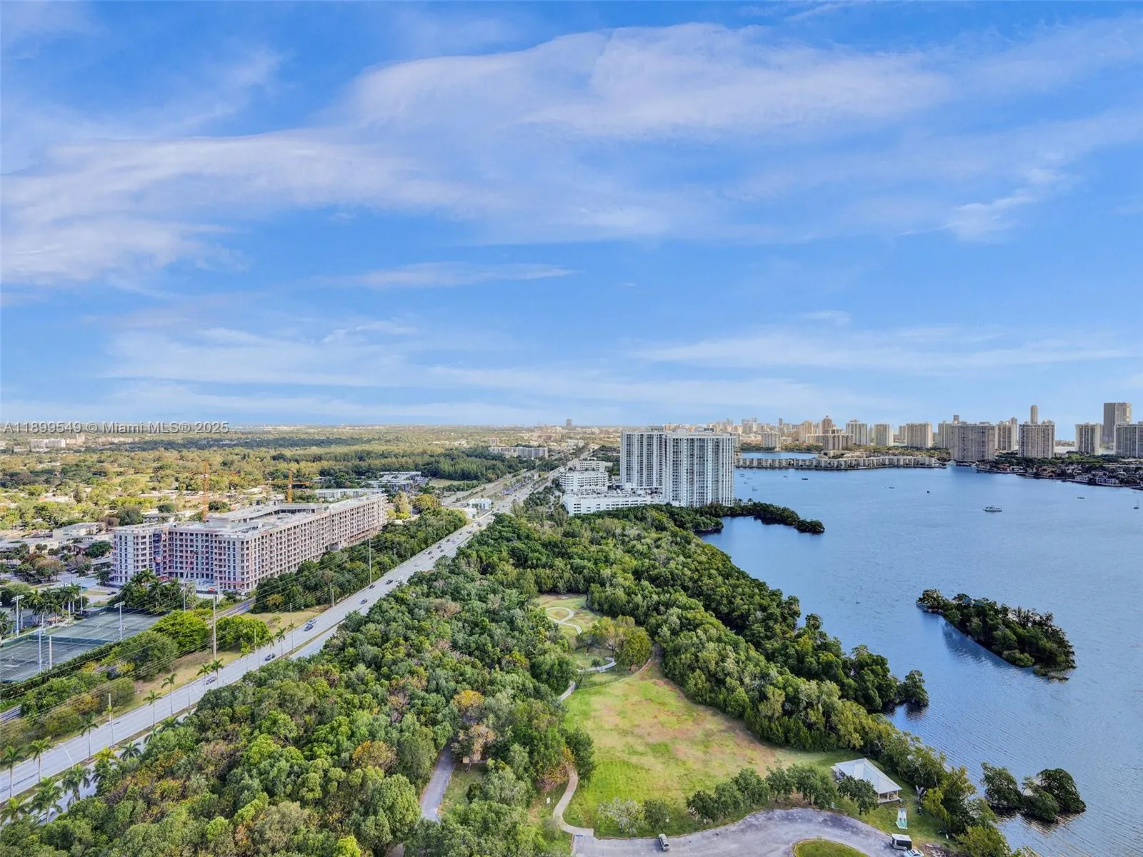 16385 Biscayne Blvd, #2901 +2 Parking