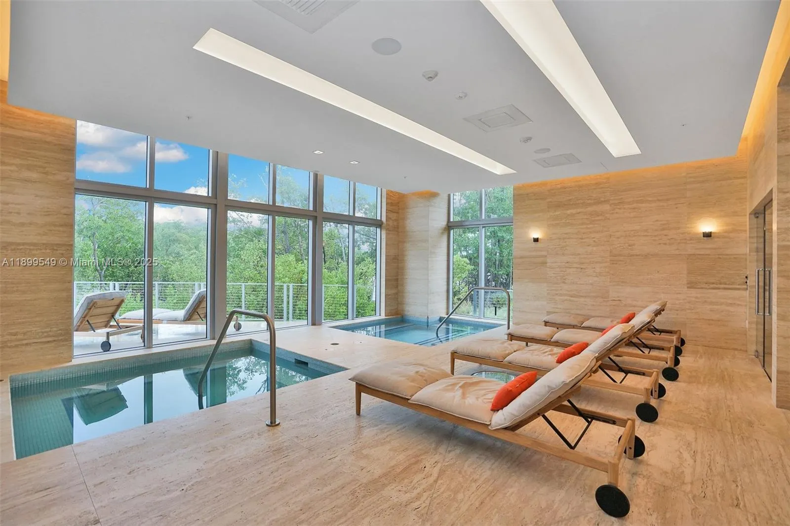 16385 Biscayne Blvd, #2901 +2 Parking