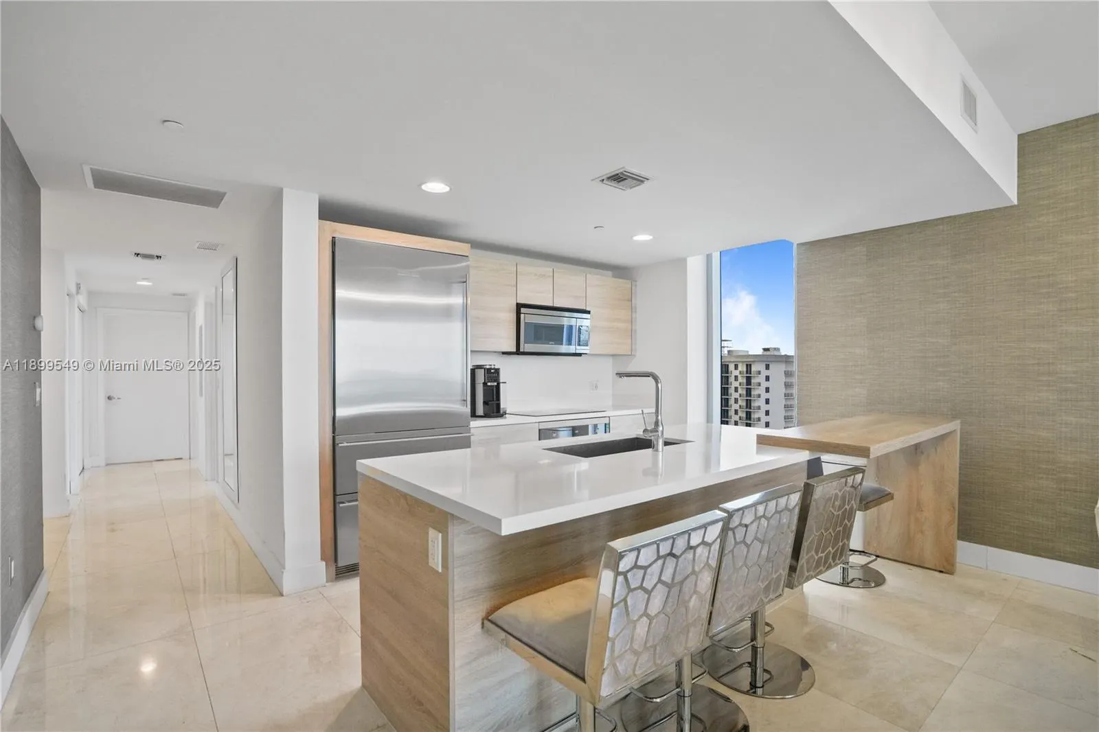 16385 Biscayne Blvd, #2901 +2 Parking