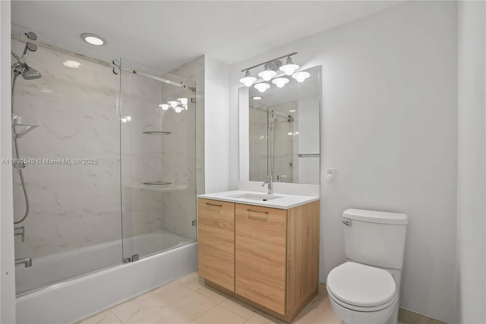 16385 Biscayne Blvd, #2901 +2 Parking