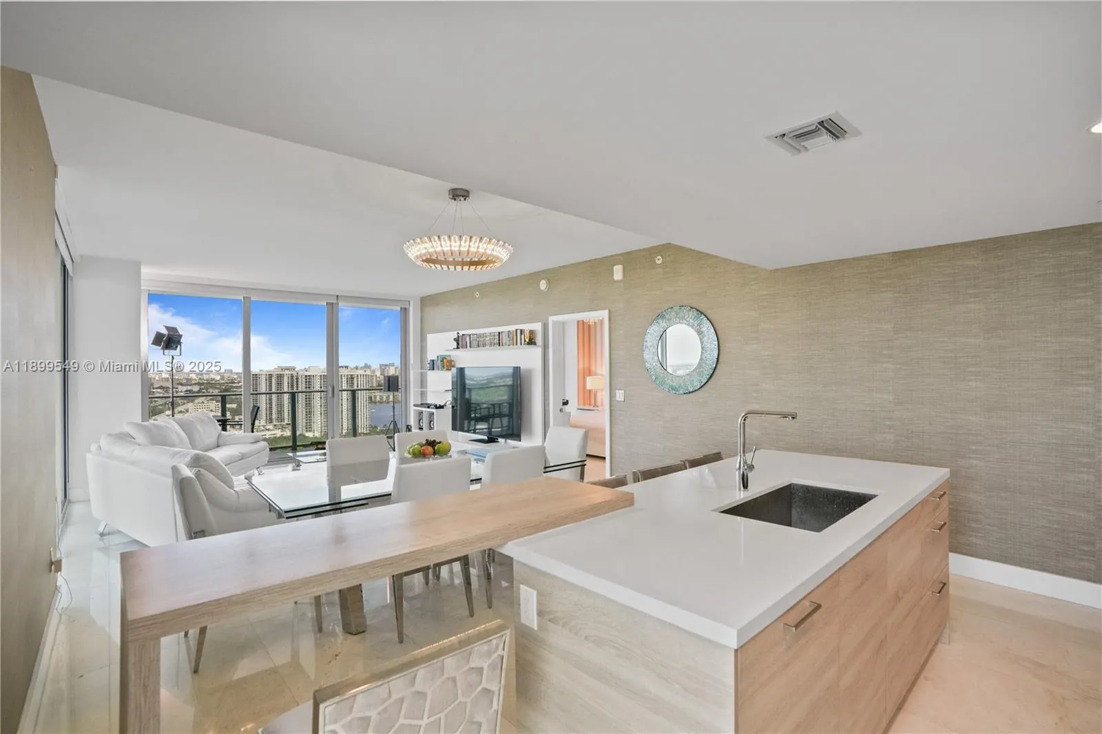 16385 Biscayne Blvd, #2901 +2 Parking