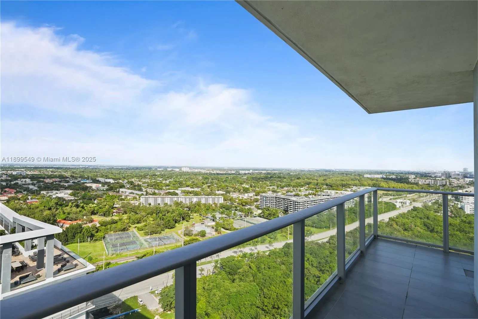 16385 Biscayne Blvd, #2901 +2 Parking