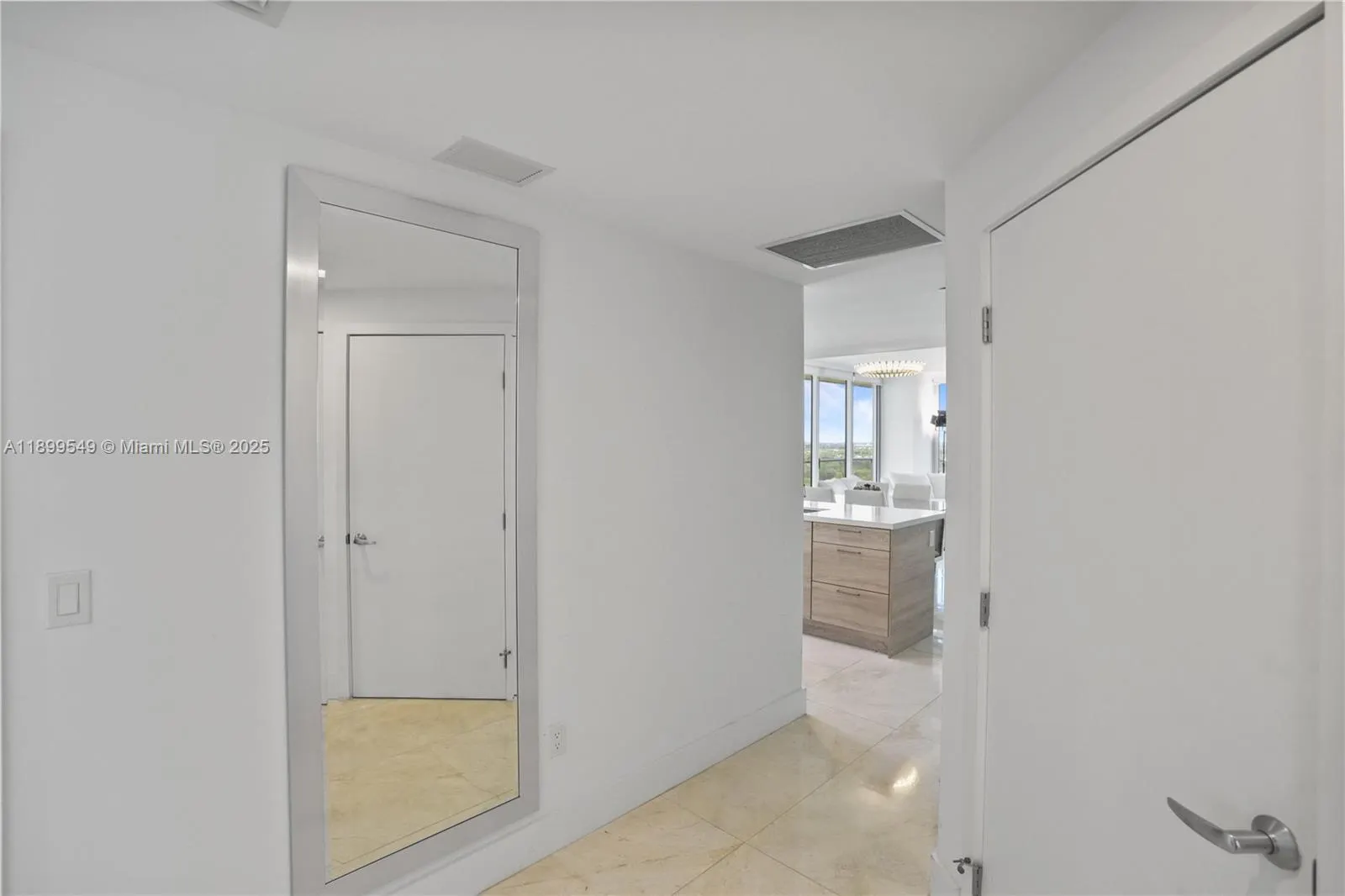 16385 Biscayne Blvd, #2901 +2 Parking