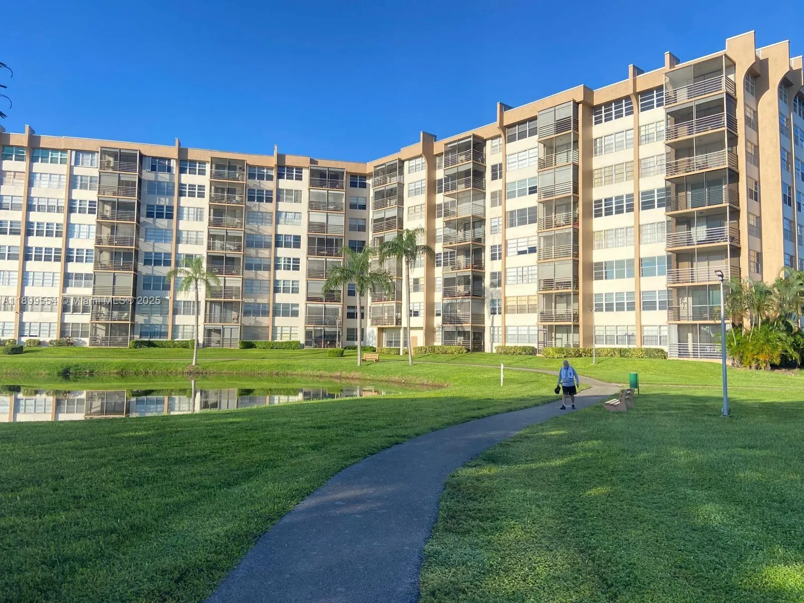 1200 Saint Charles Pl, #321