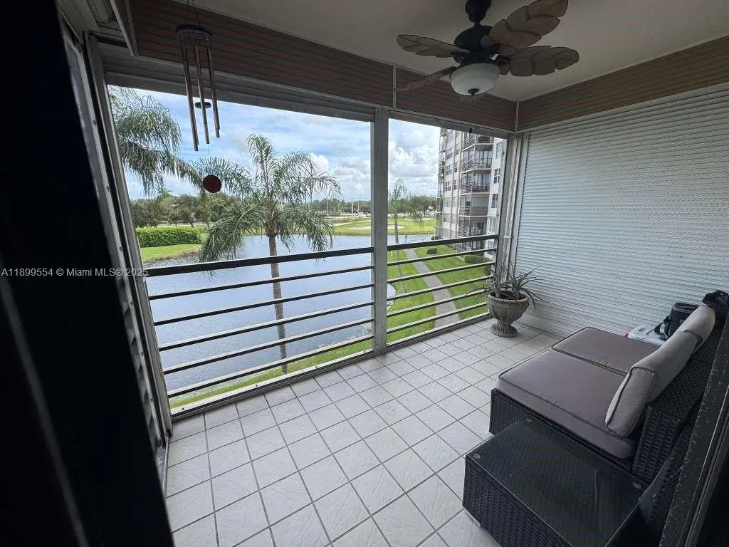 1200 Saint Charles Pl, #321
