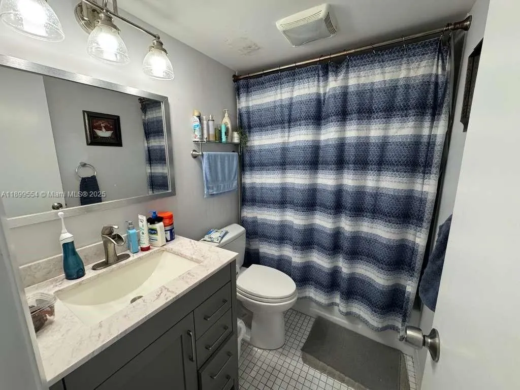 1200 Saint Charles Pl, #321