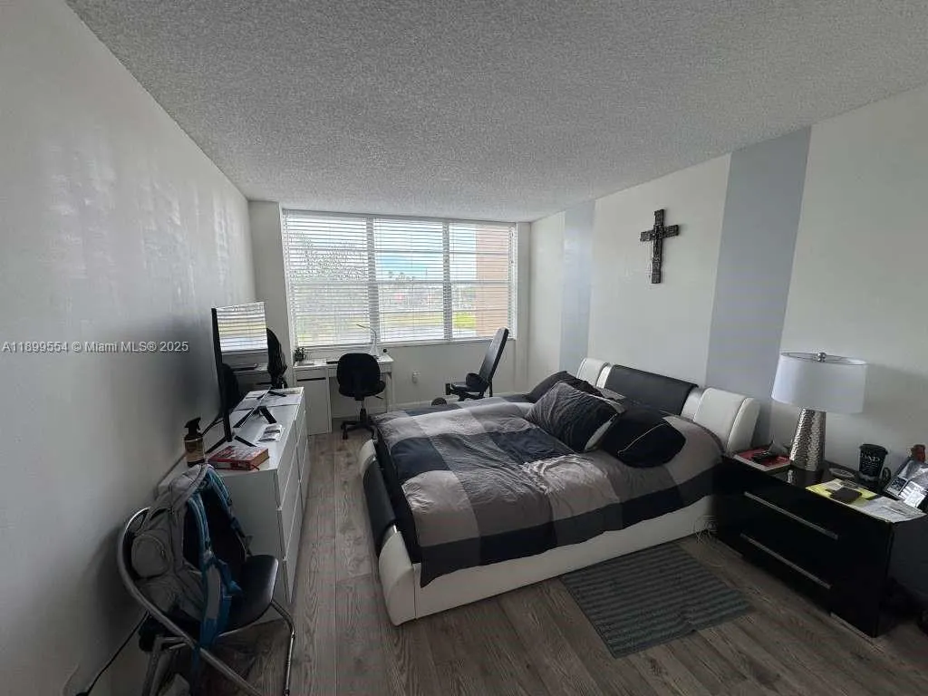 1200 Saint Charles Pl, #321