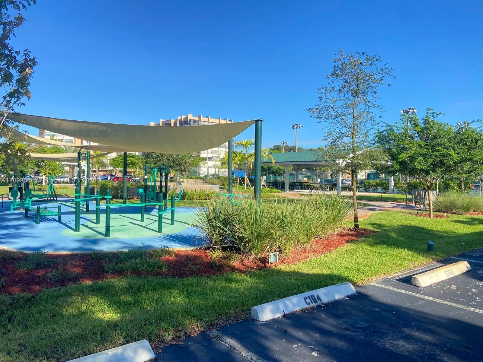 1200 Saint Charles Pl, #321