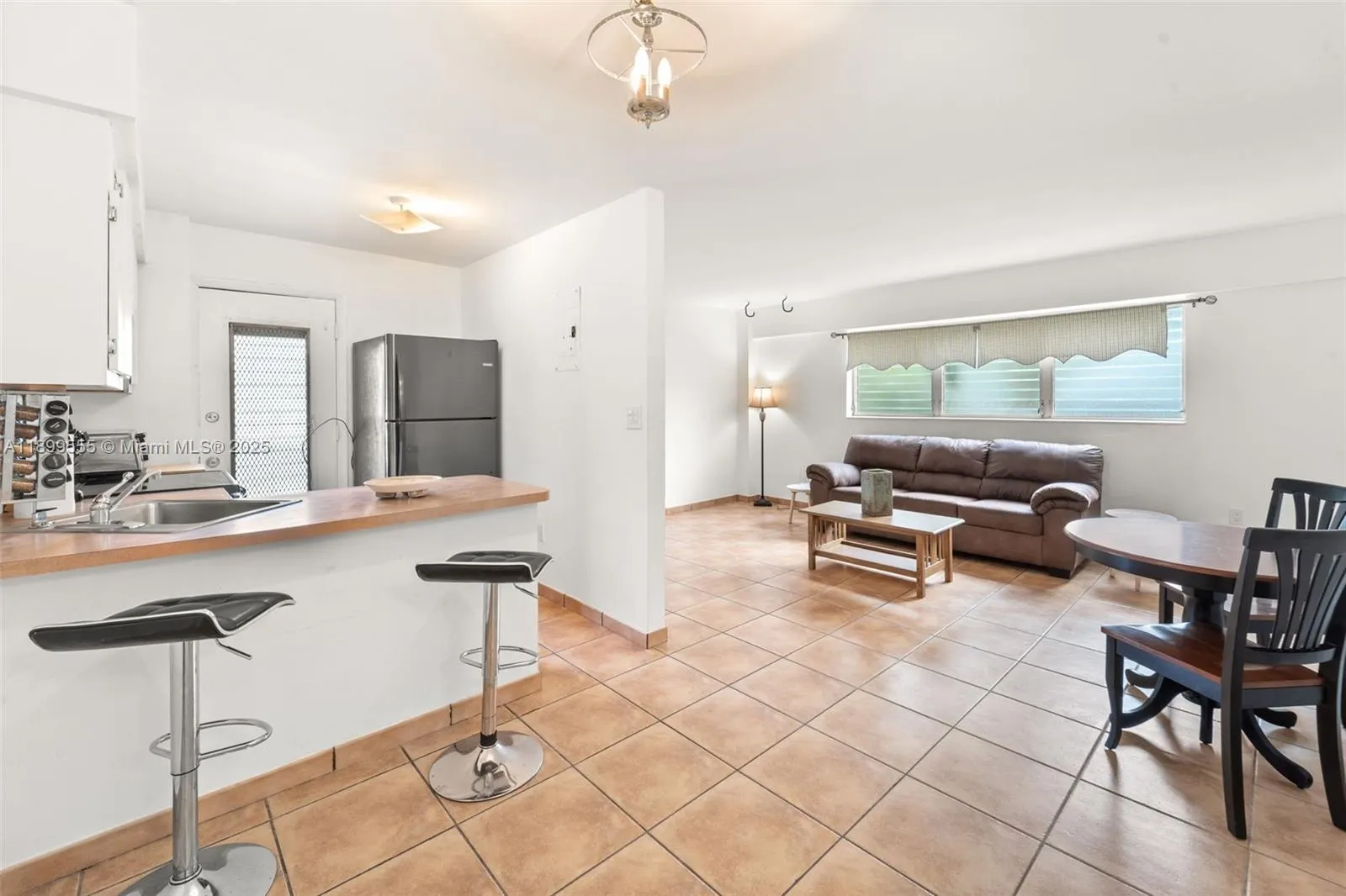 1614 West Ave, #206