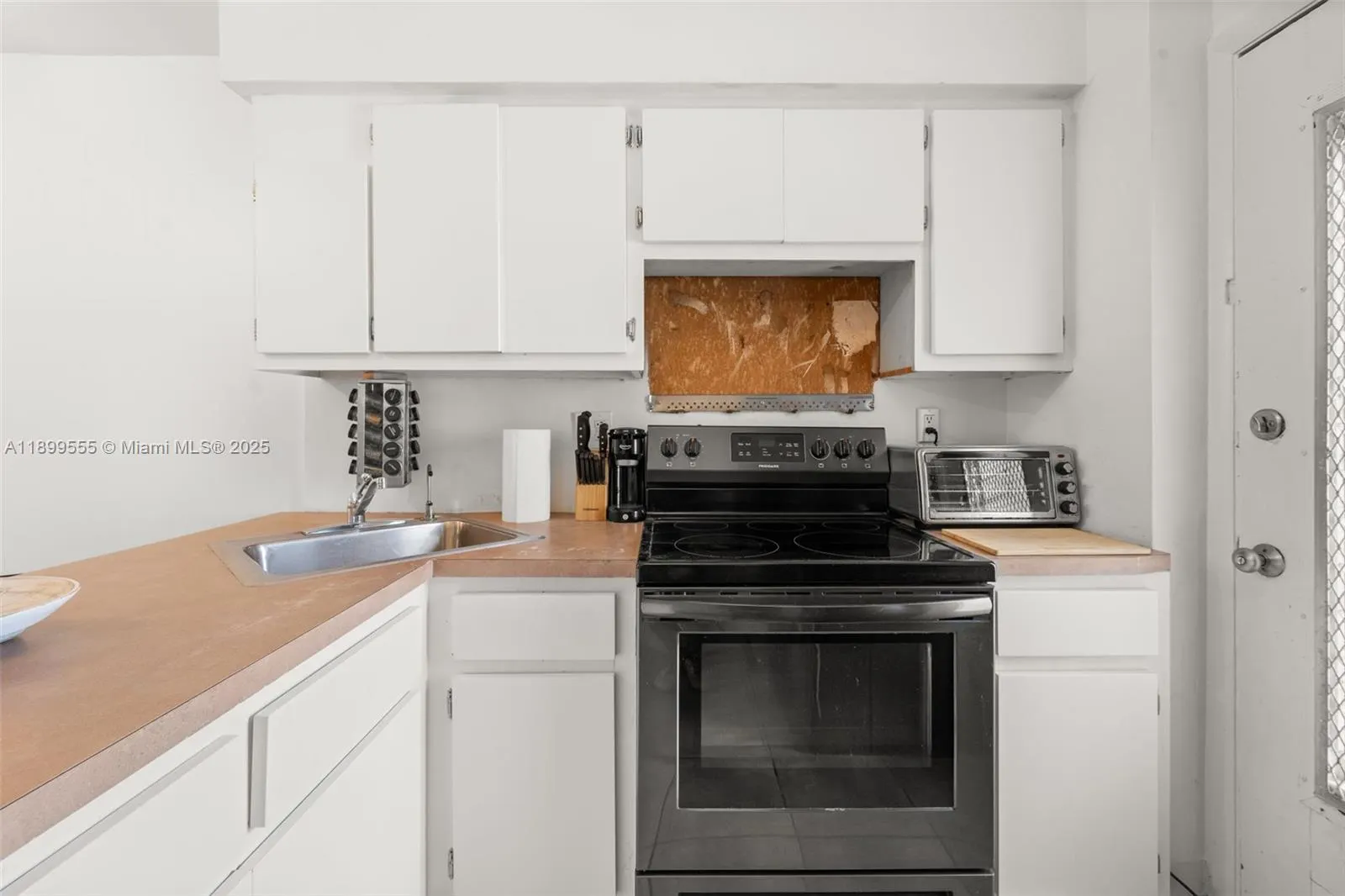 1614 West Ave, #206
