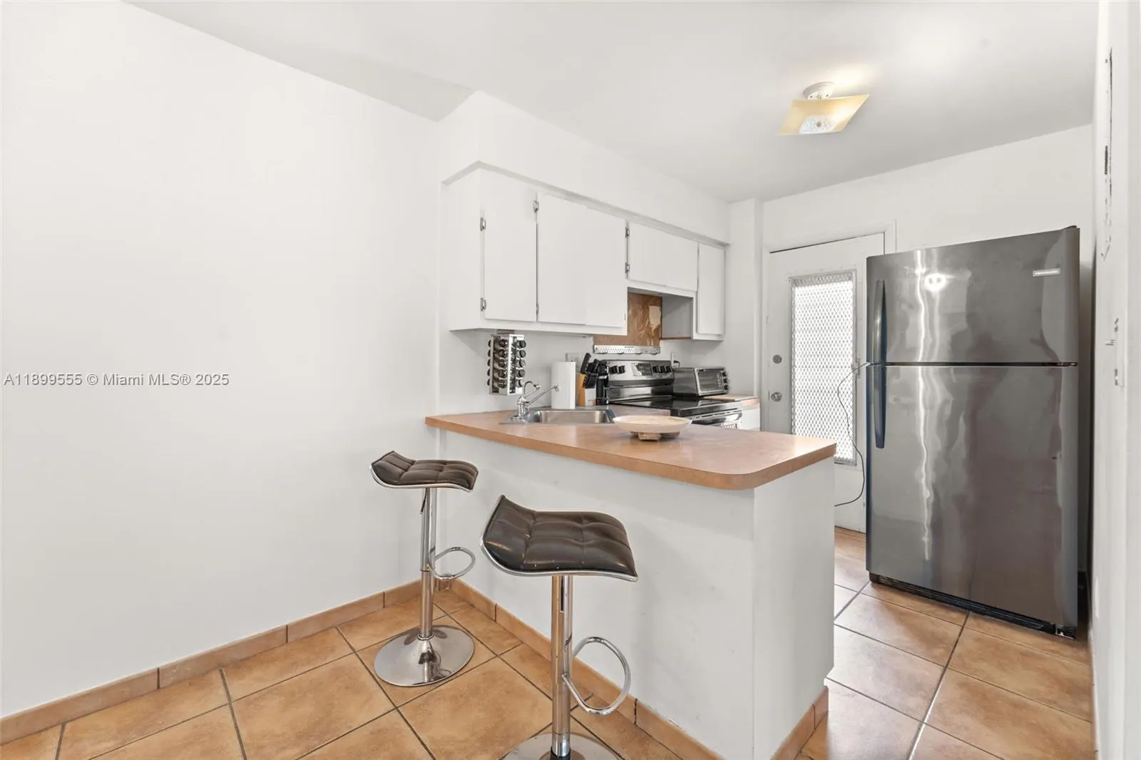 1614 West Ave, #206