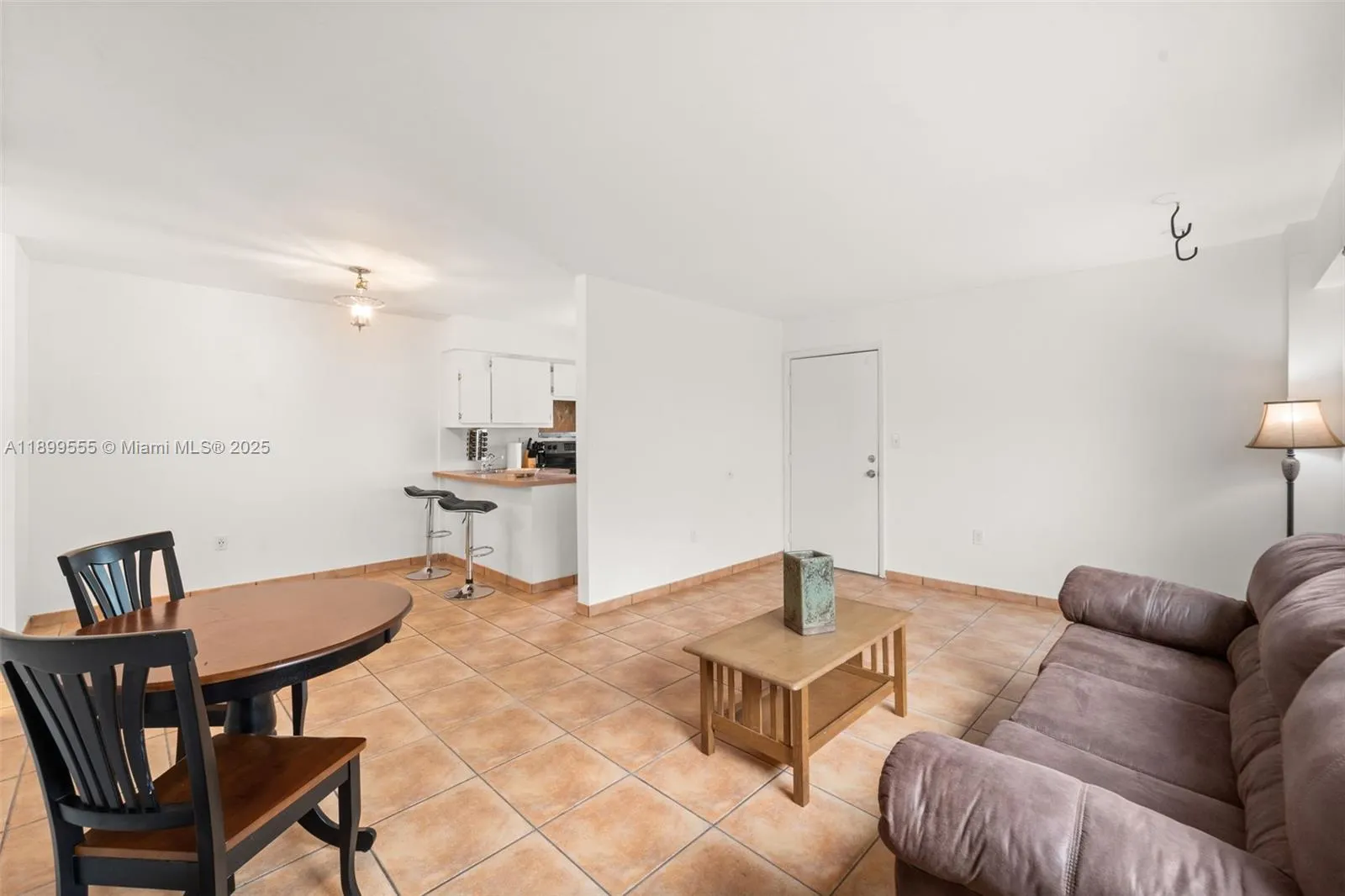 1614 West Ave, #206