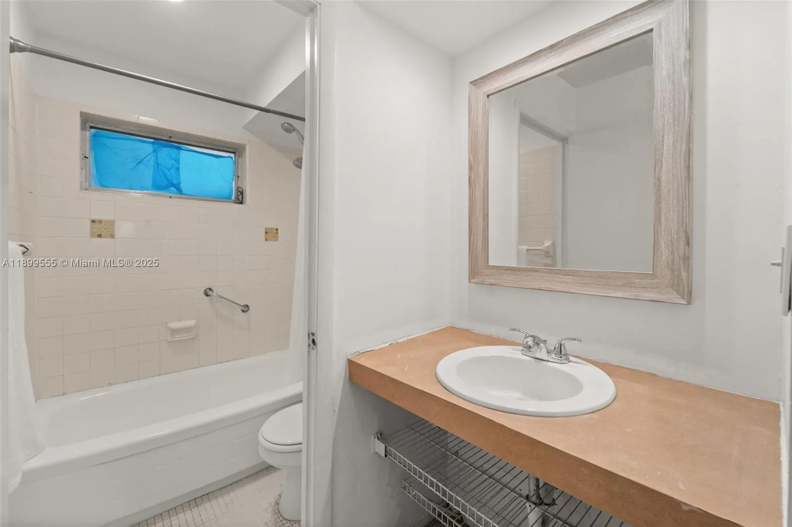 1614 West Ave, #206