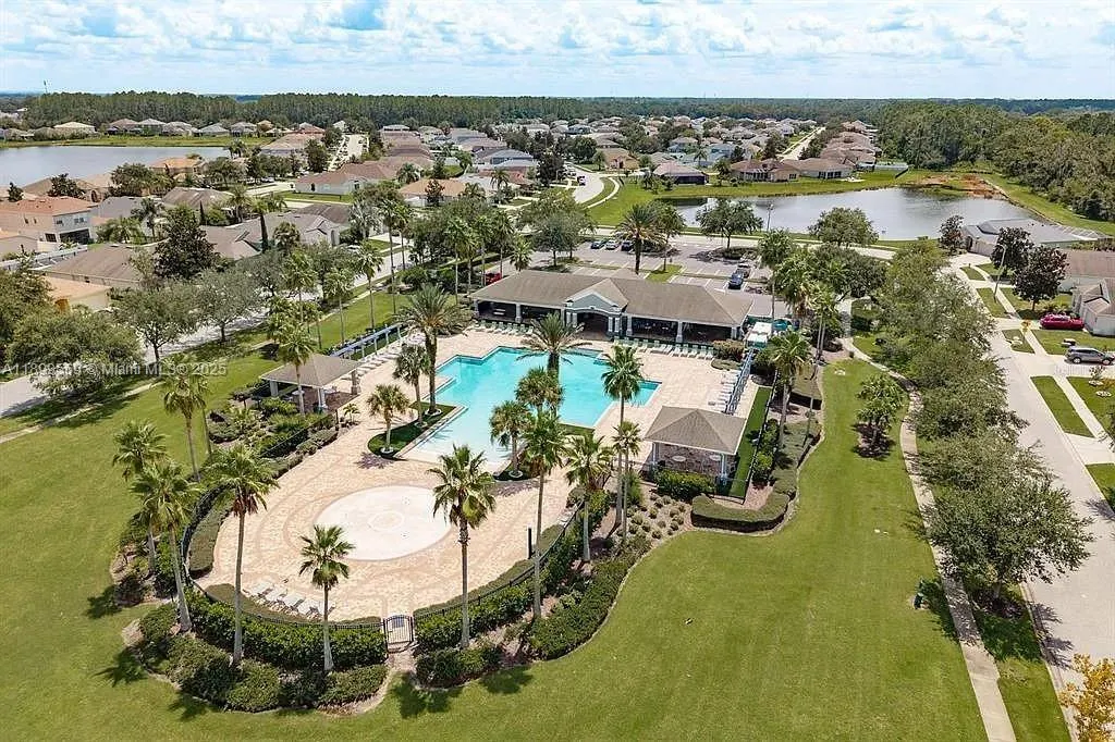 30544 Latourette