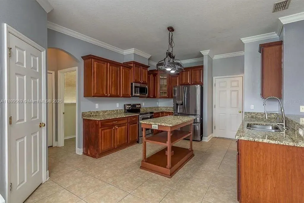 30544 Latourette