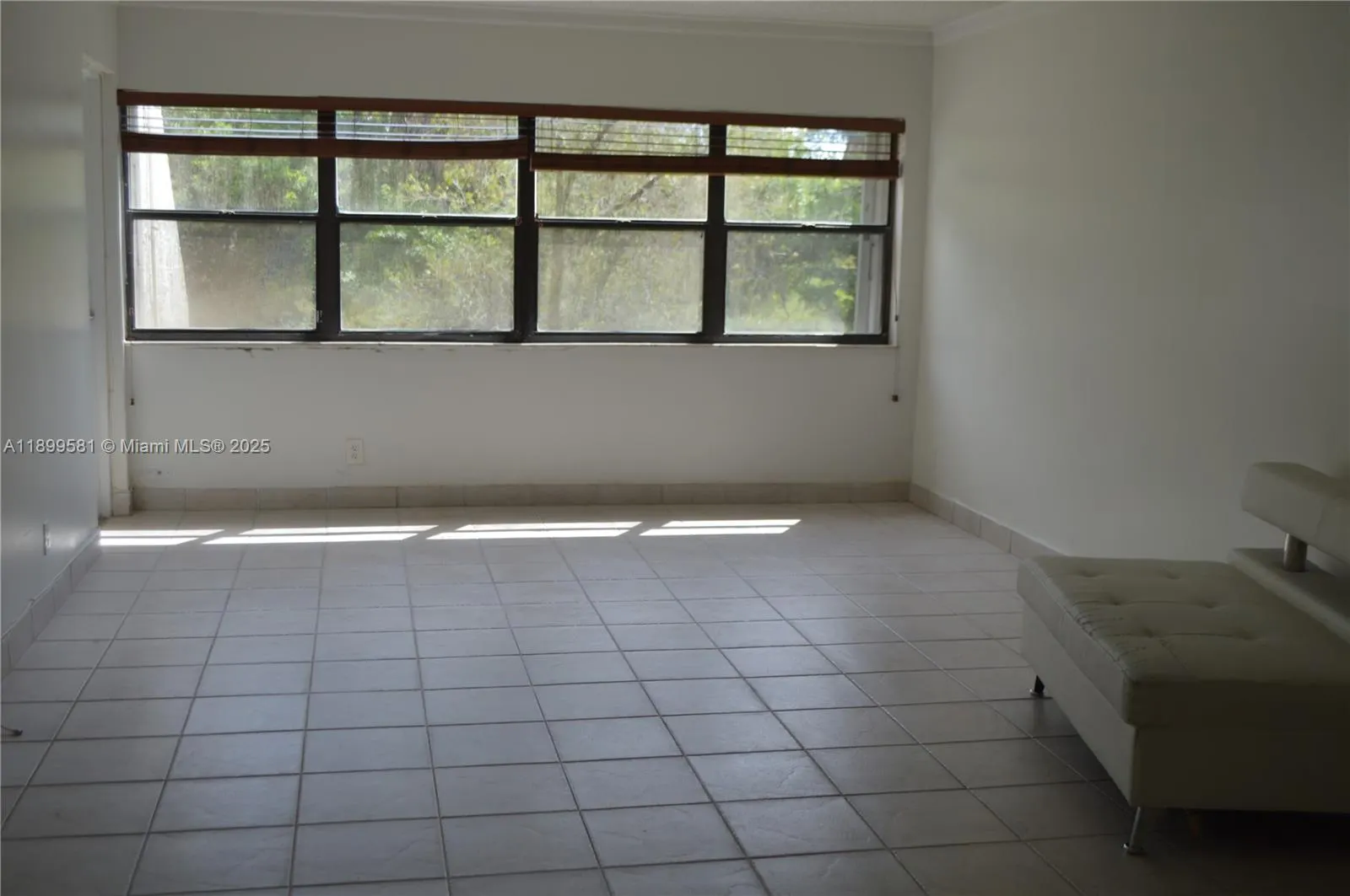 303 Racquet Club Rd, #113