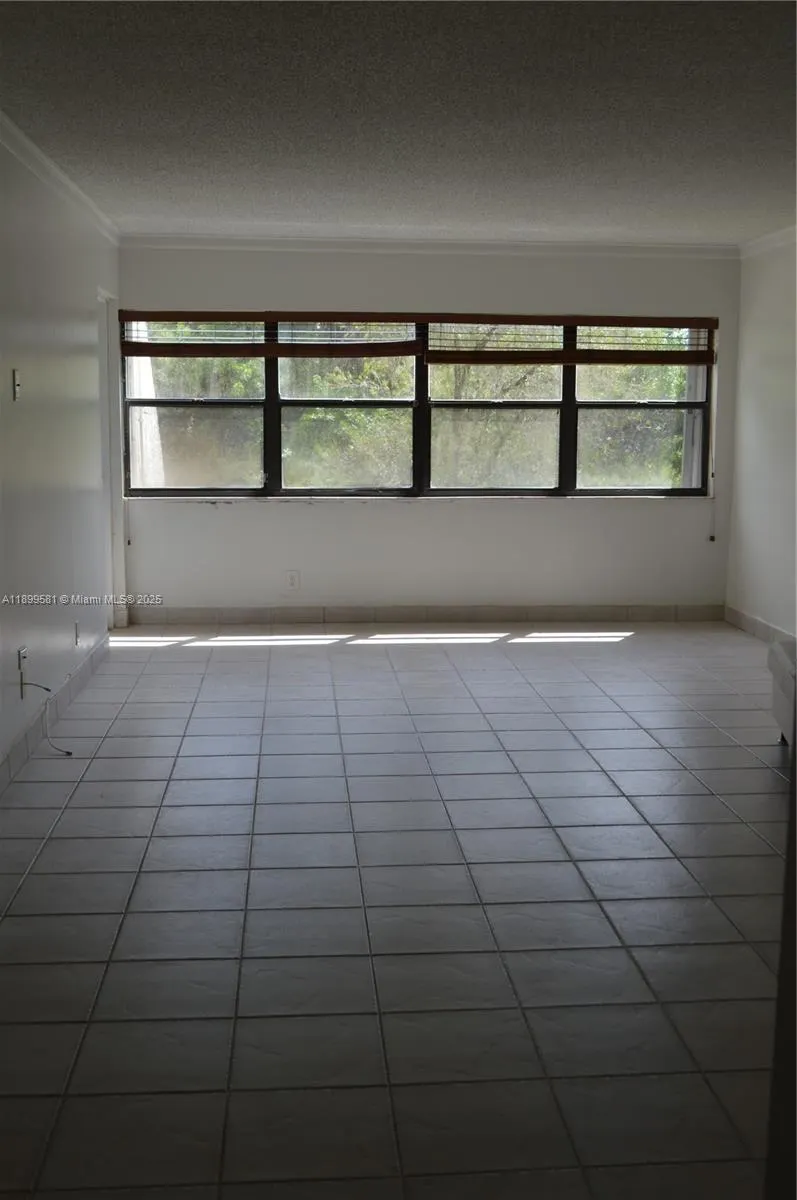 303 Racquet Club Rd, #113