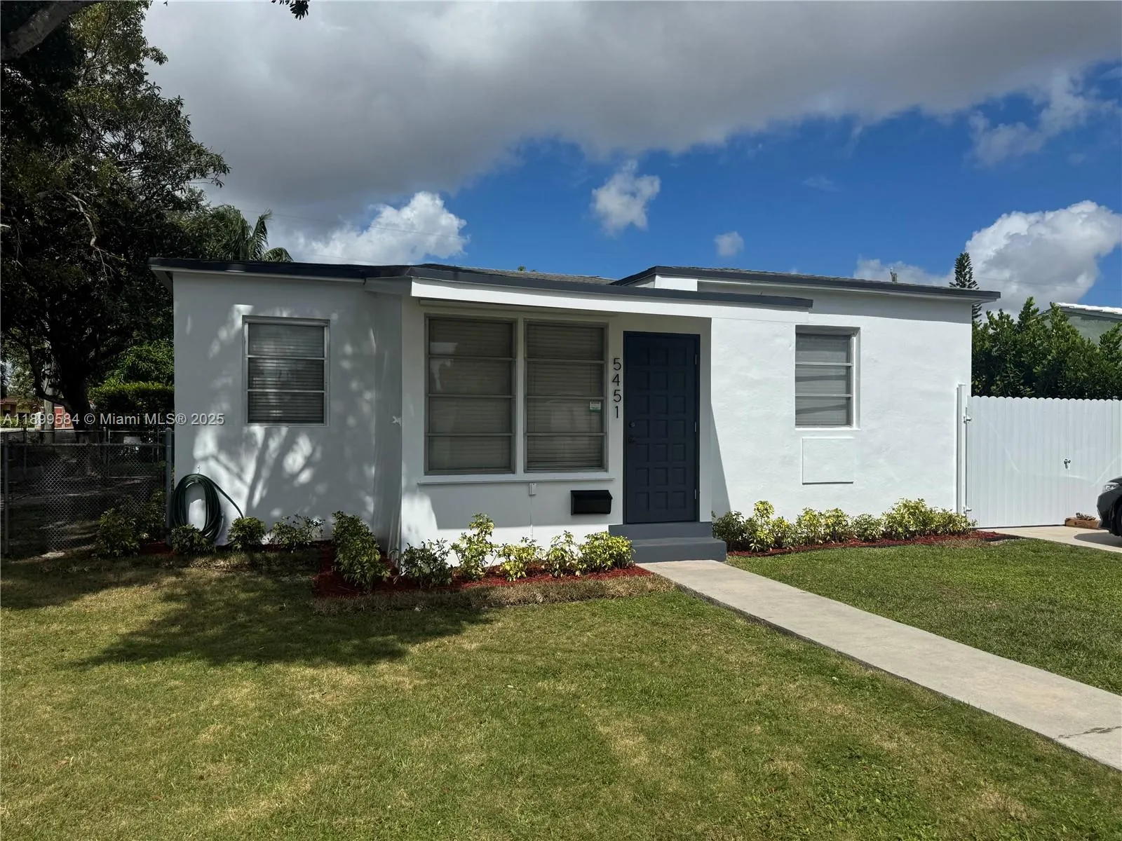 5451 SW 6th St, #1