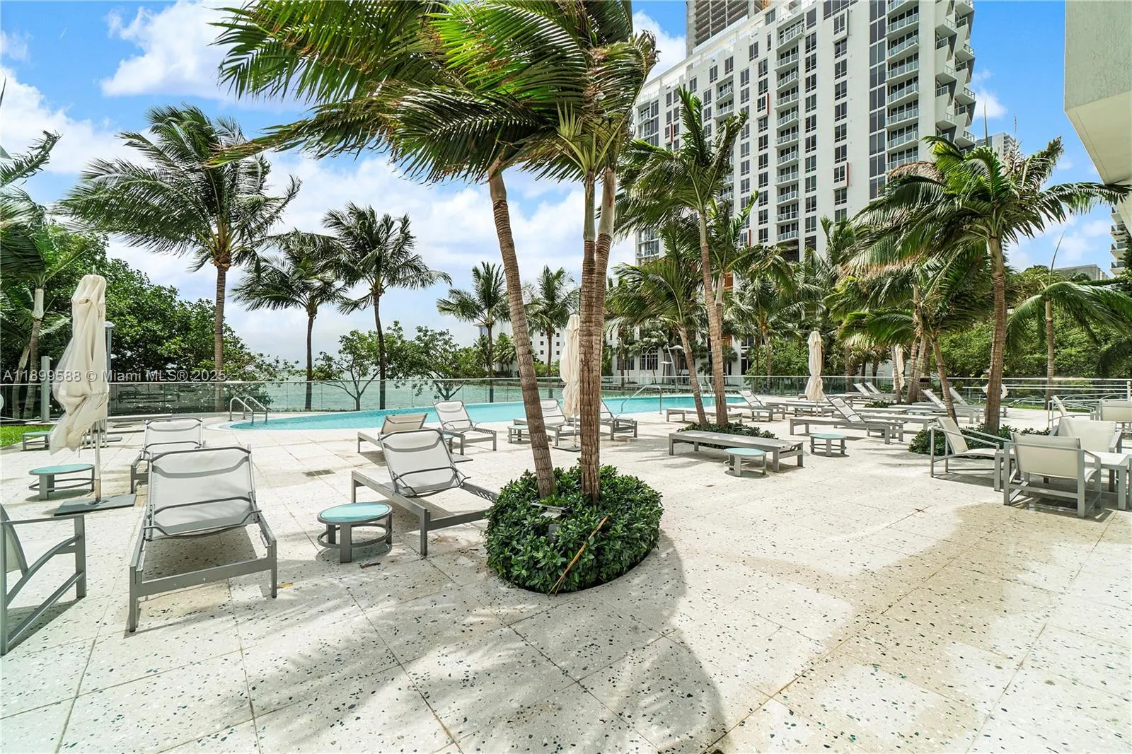 460 NE 28th St, #2103