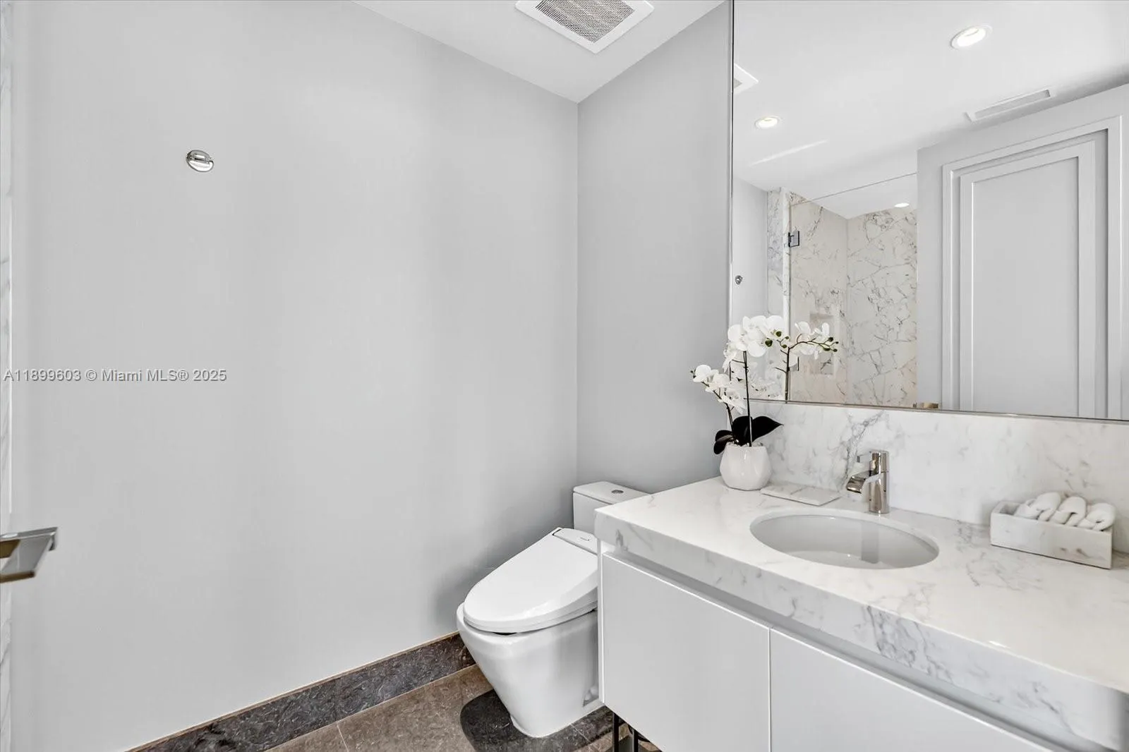17901 Collins Ave, #3103