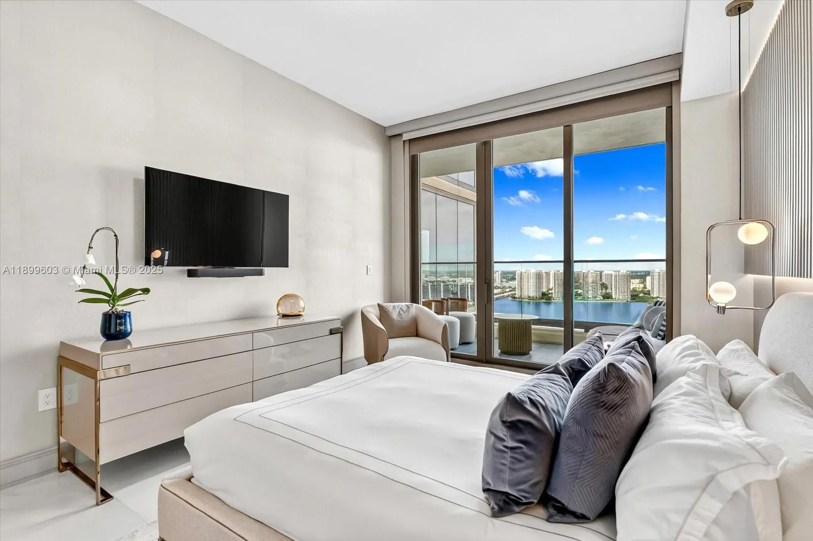 17901 Collins Ave, #3103