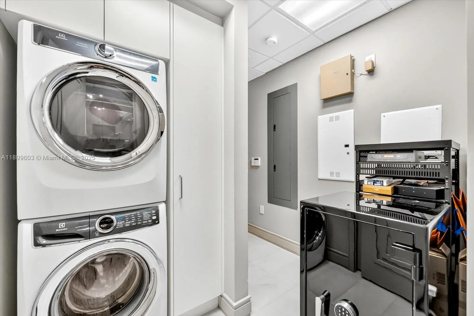 17901 Collins Ave, #3103