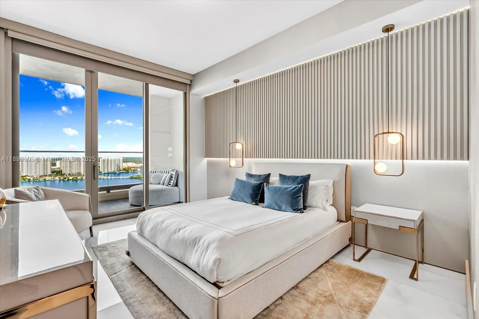 17901 Collins Ave, #3103