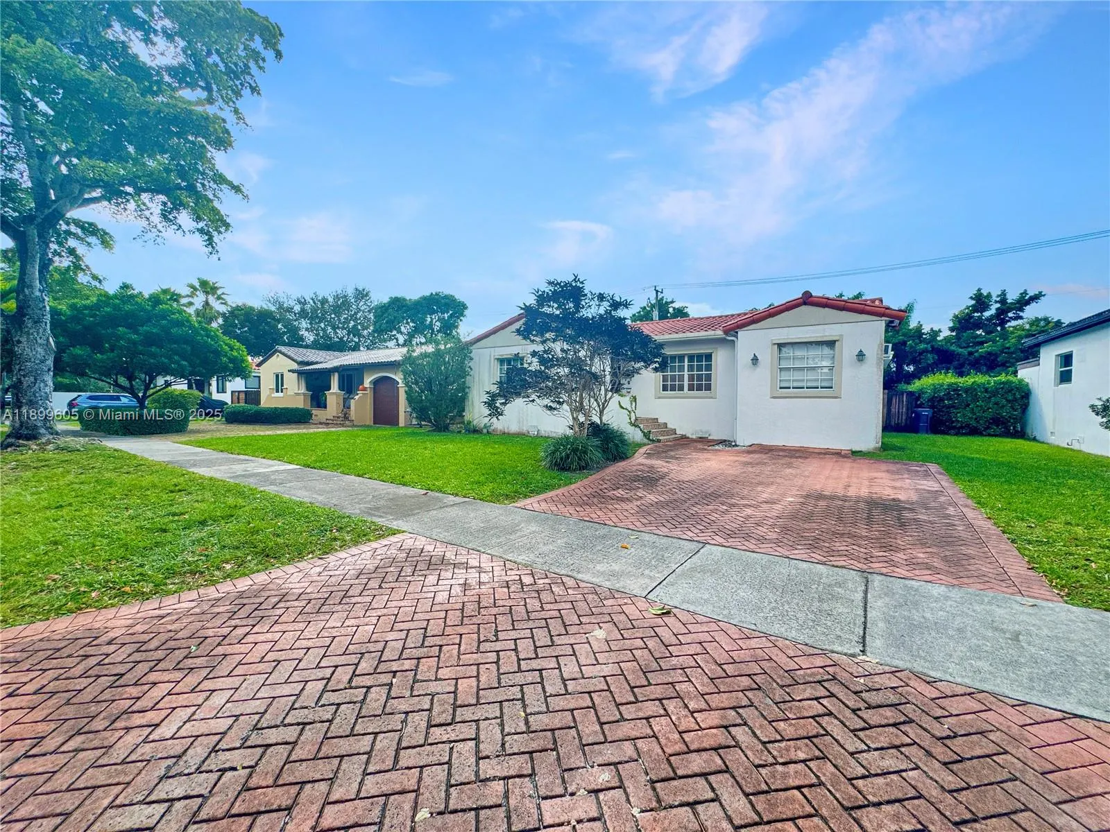 5760 SW 10th St