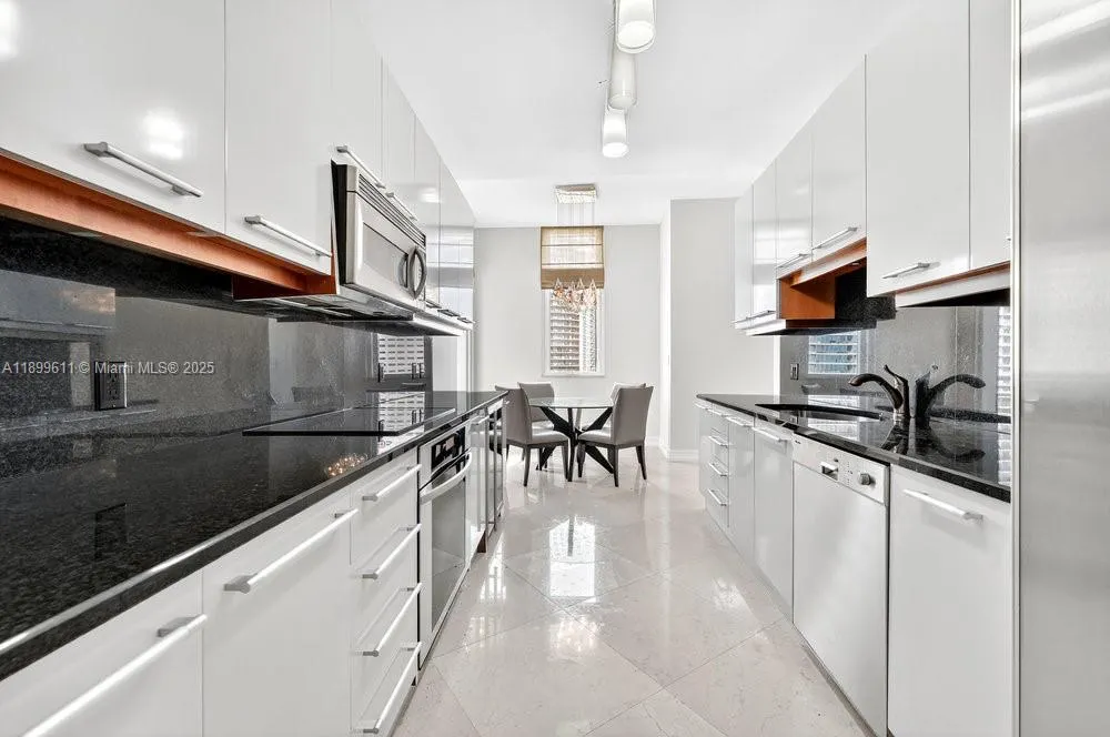 901 Brickell Key Blvd, #3106