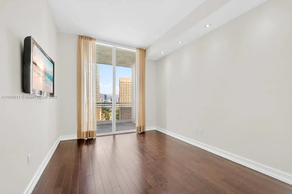 901 Brickell Key Blvd, #3106