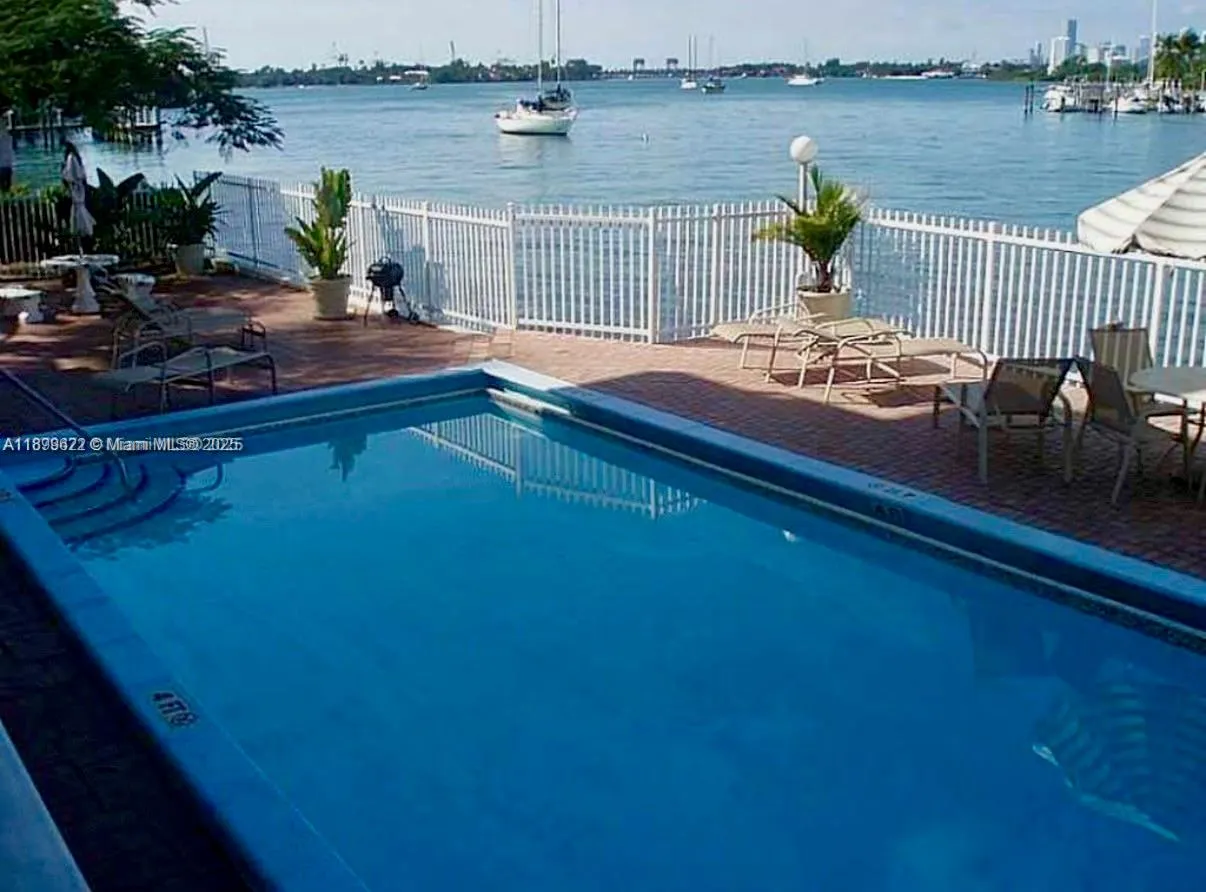 1441 Lincoln Rd, #317