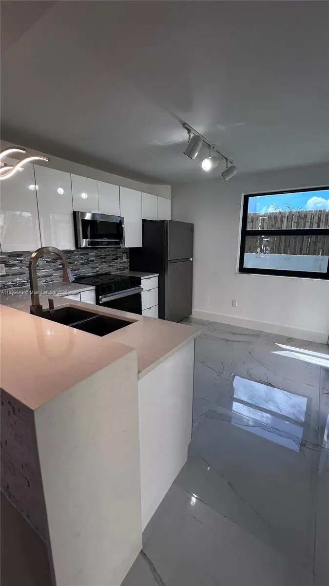 1200 N Liberty Ave, #1200K