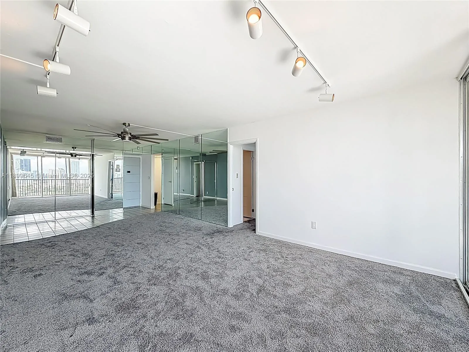 20301 W Country Club Dr, #2428