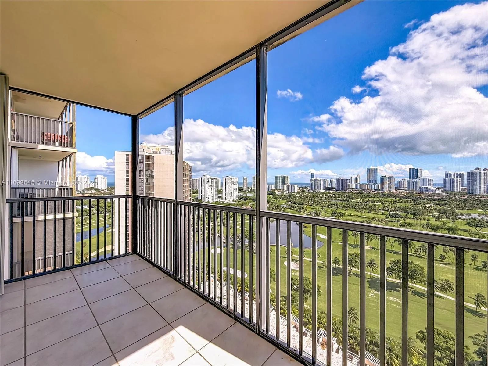 20301 W Country Club Dr, #2428