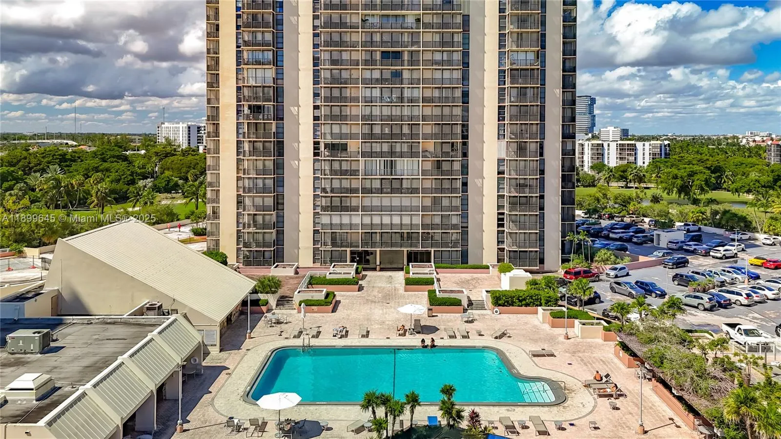 20301 W Country Club Dr, #2428