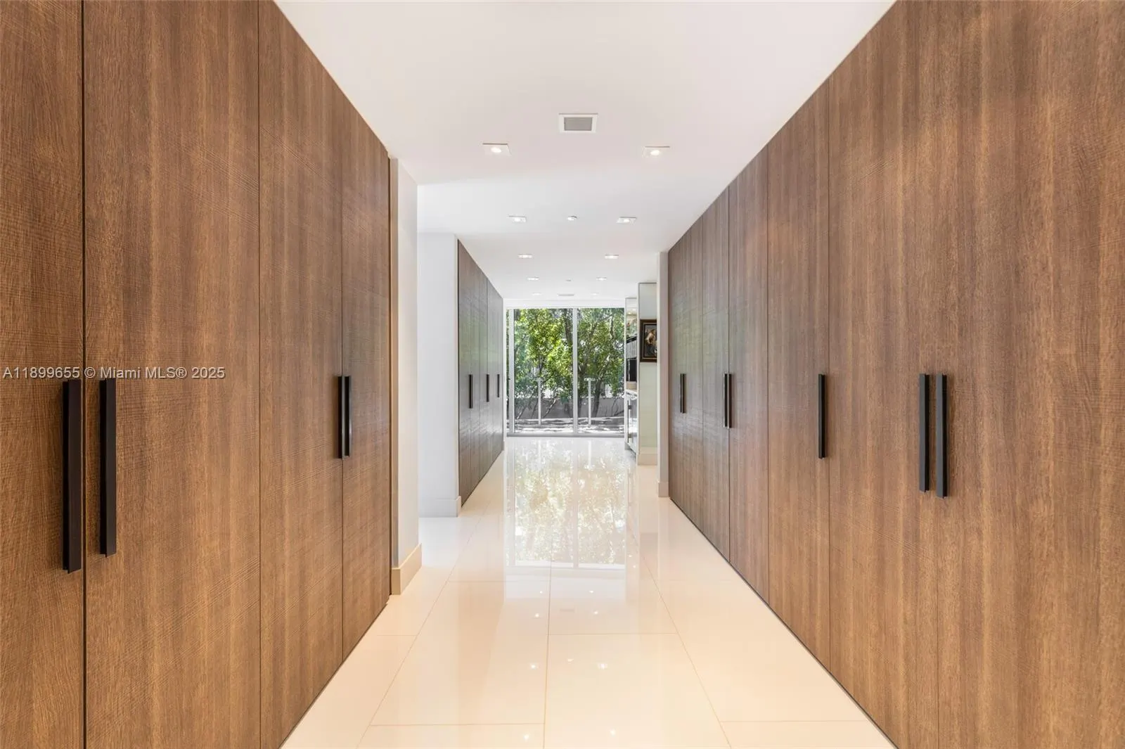 1 Collins Ave, #207