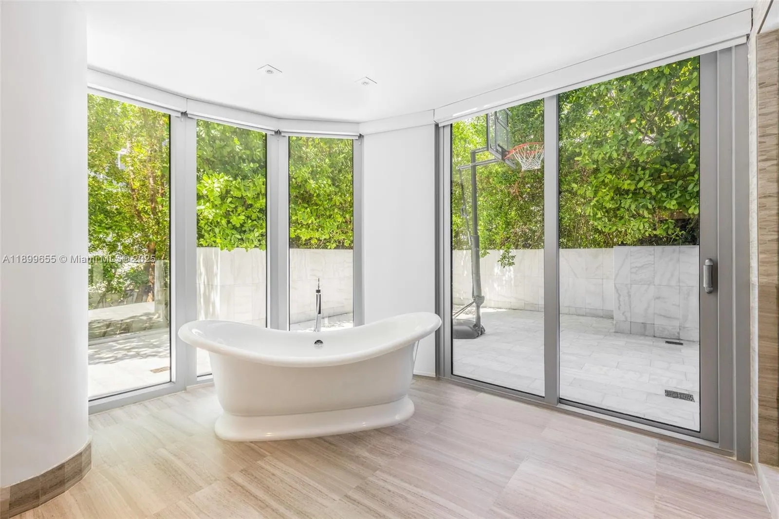 1 Collins Ave, #207