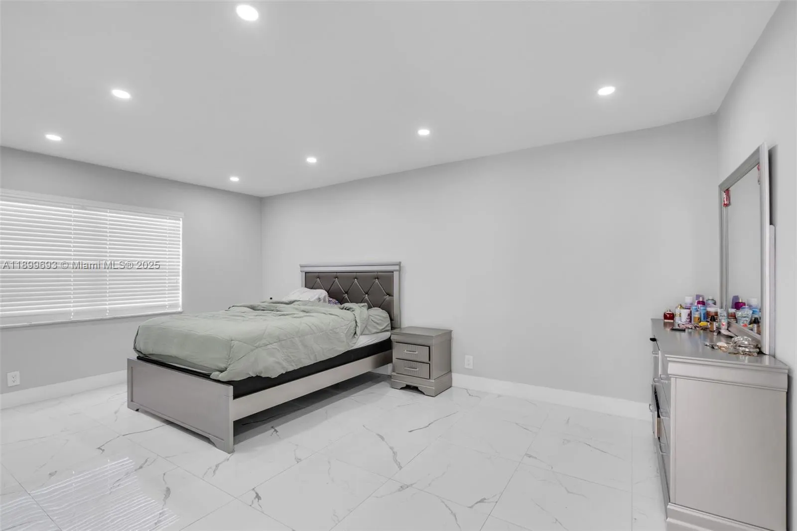 7101 W Sunrise Blvd, #A2