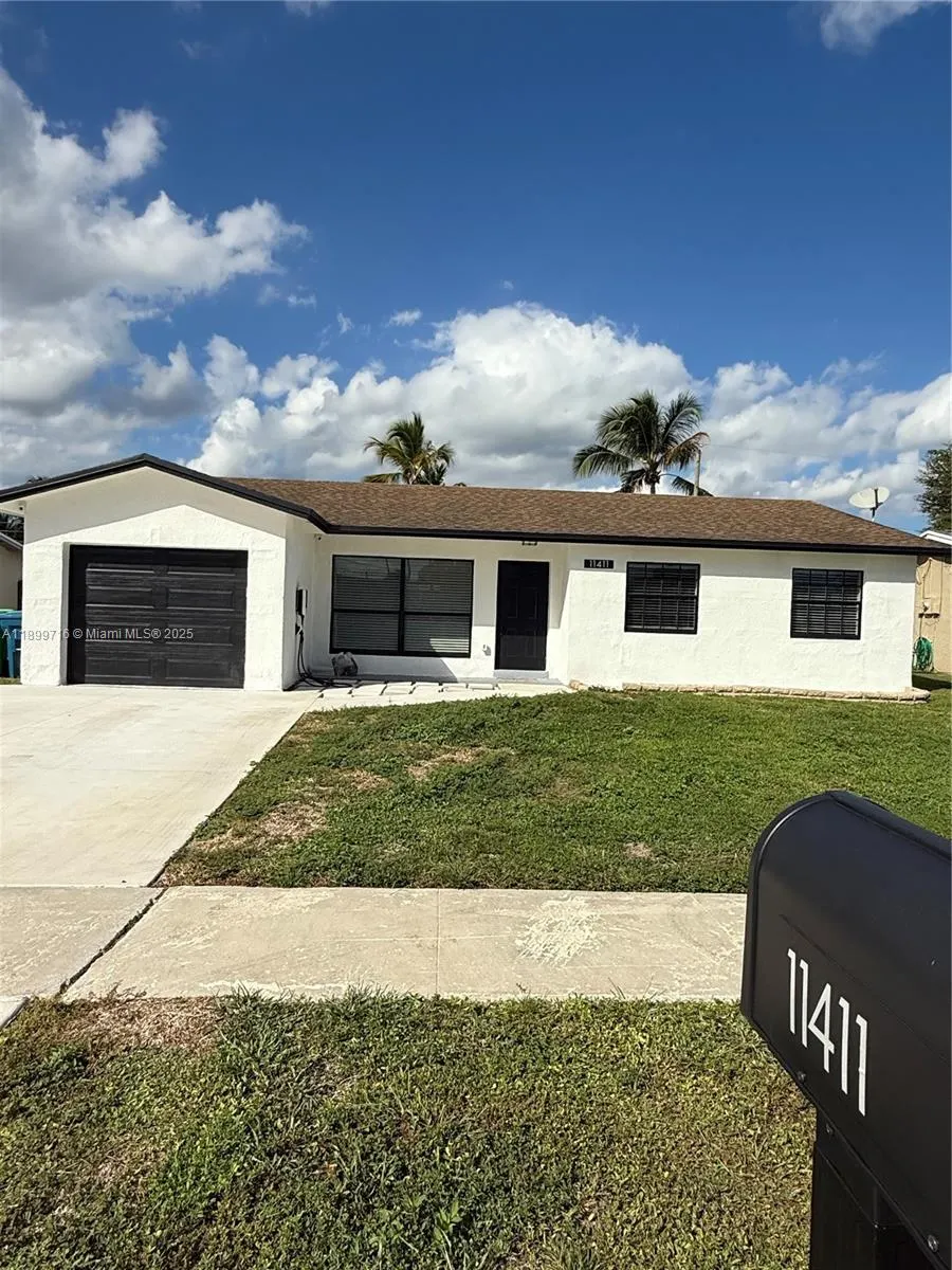 11411 NW 37th Pl