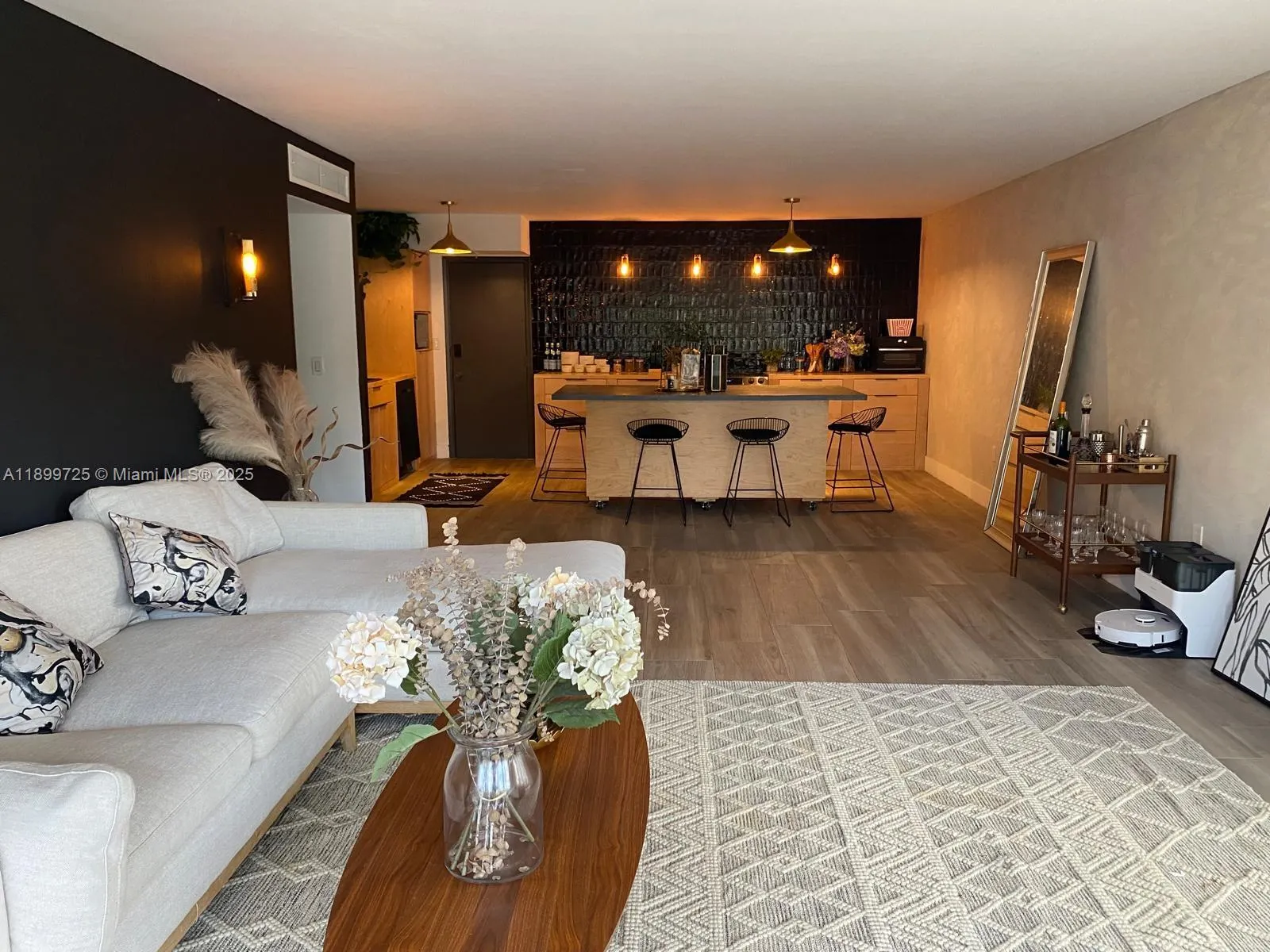 550 Ocean Dr, #2D