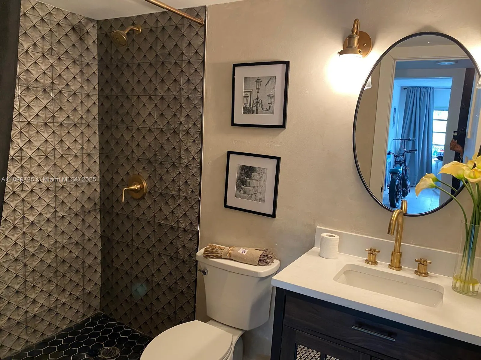 550 Ocean Dr, #2D