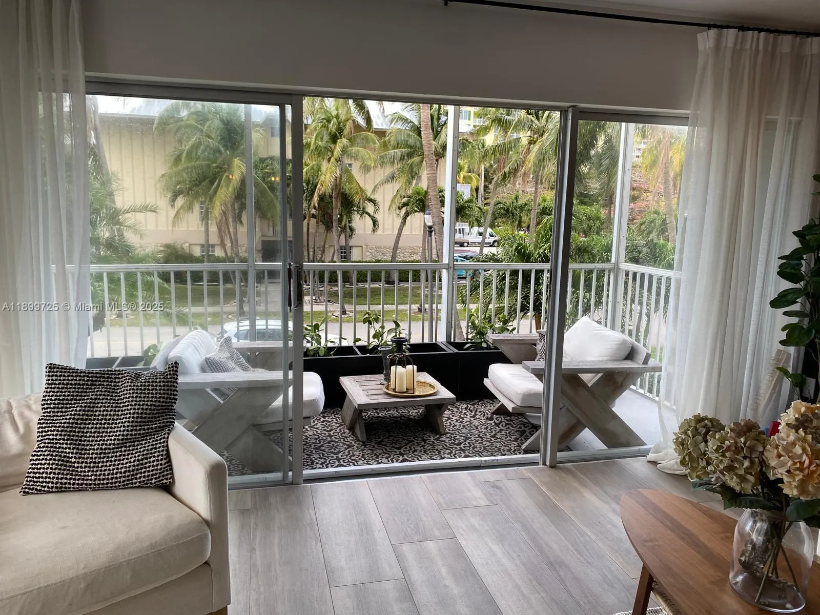 550 Ocean Dr, #2D