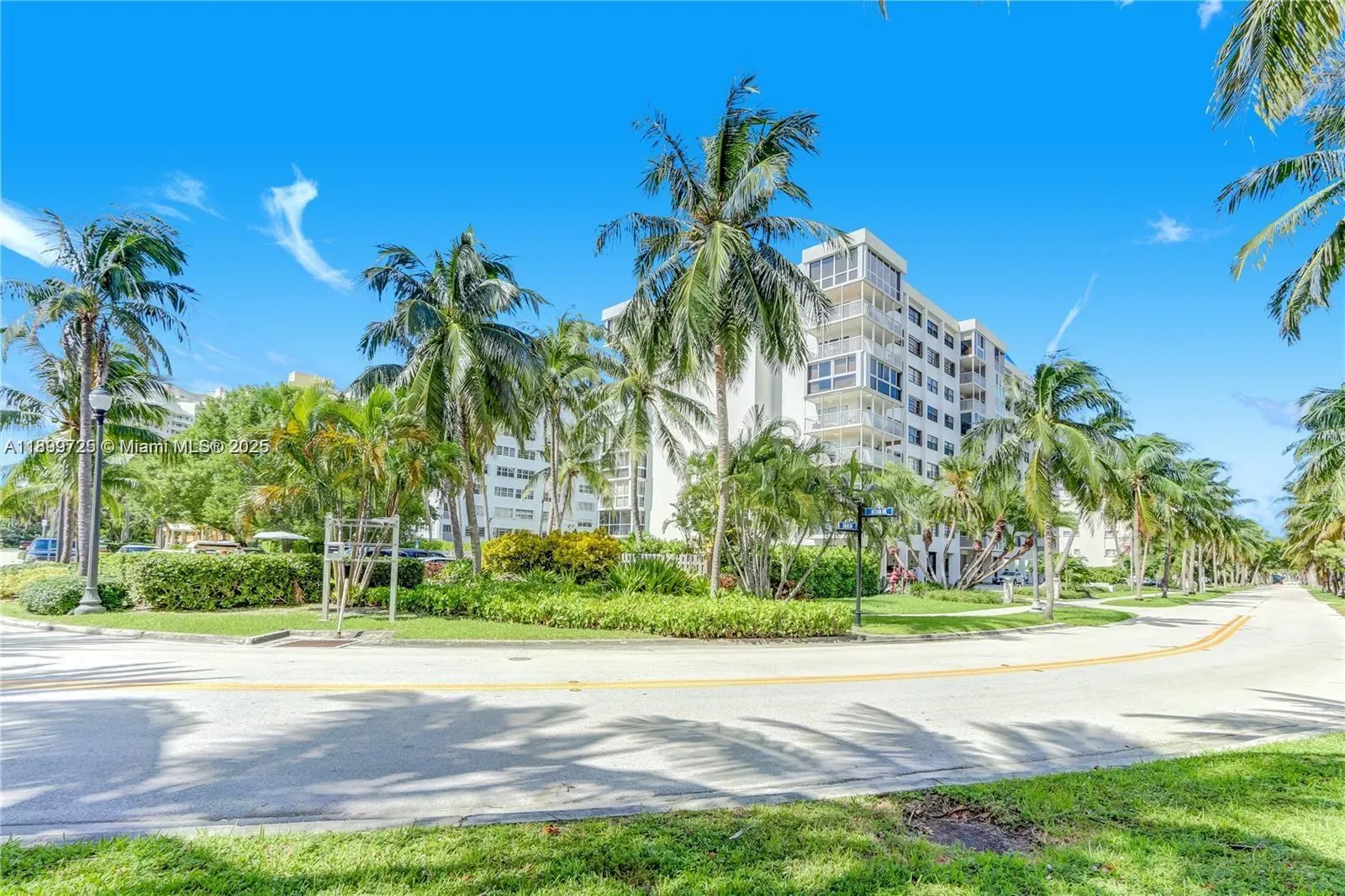 550 Ocean Dr, #2D