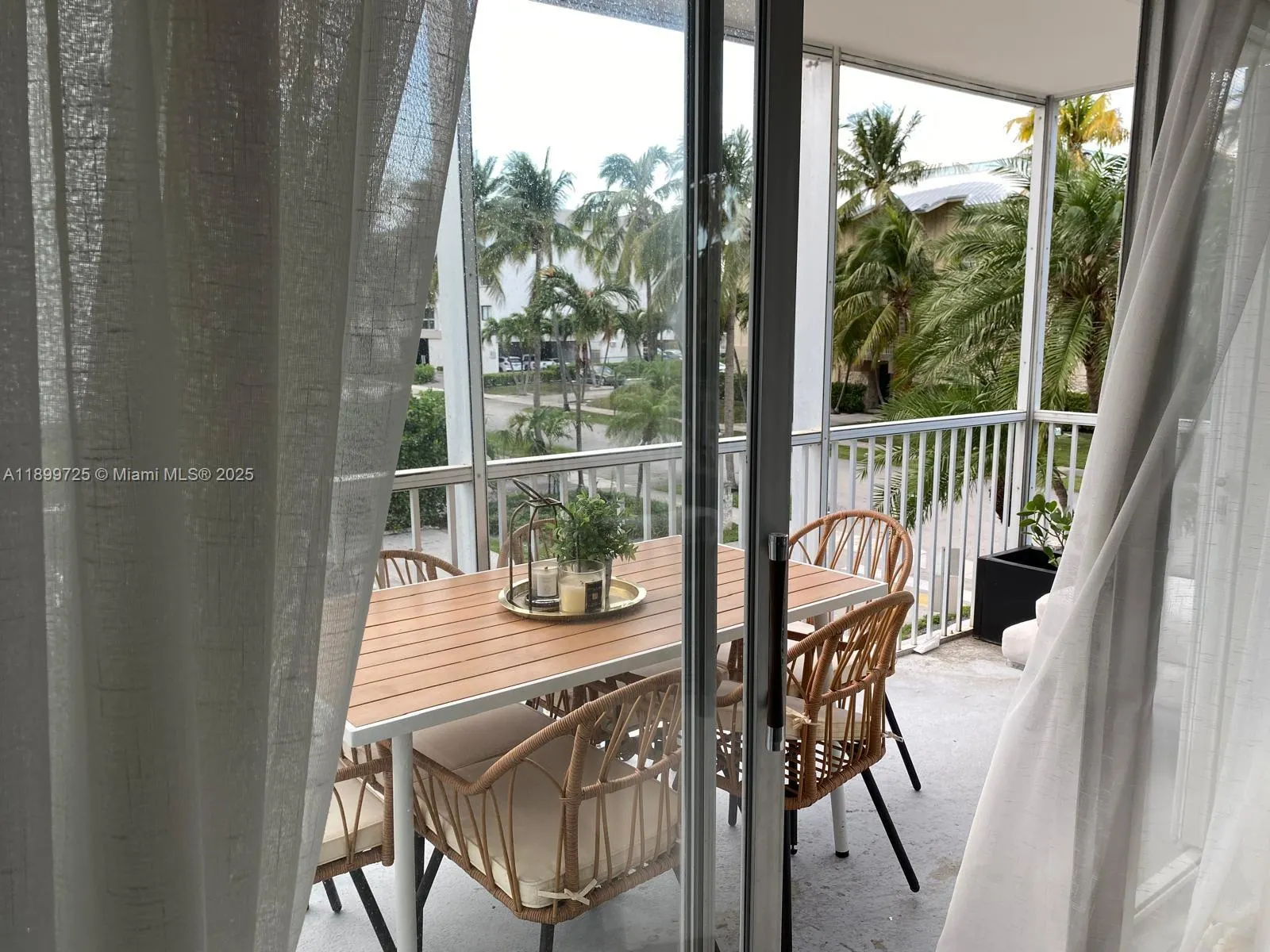 550 Ocean Dr, #2D