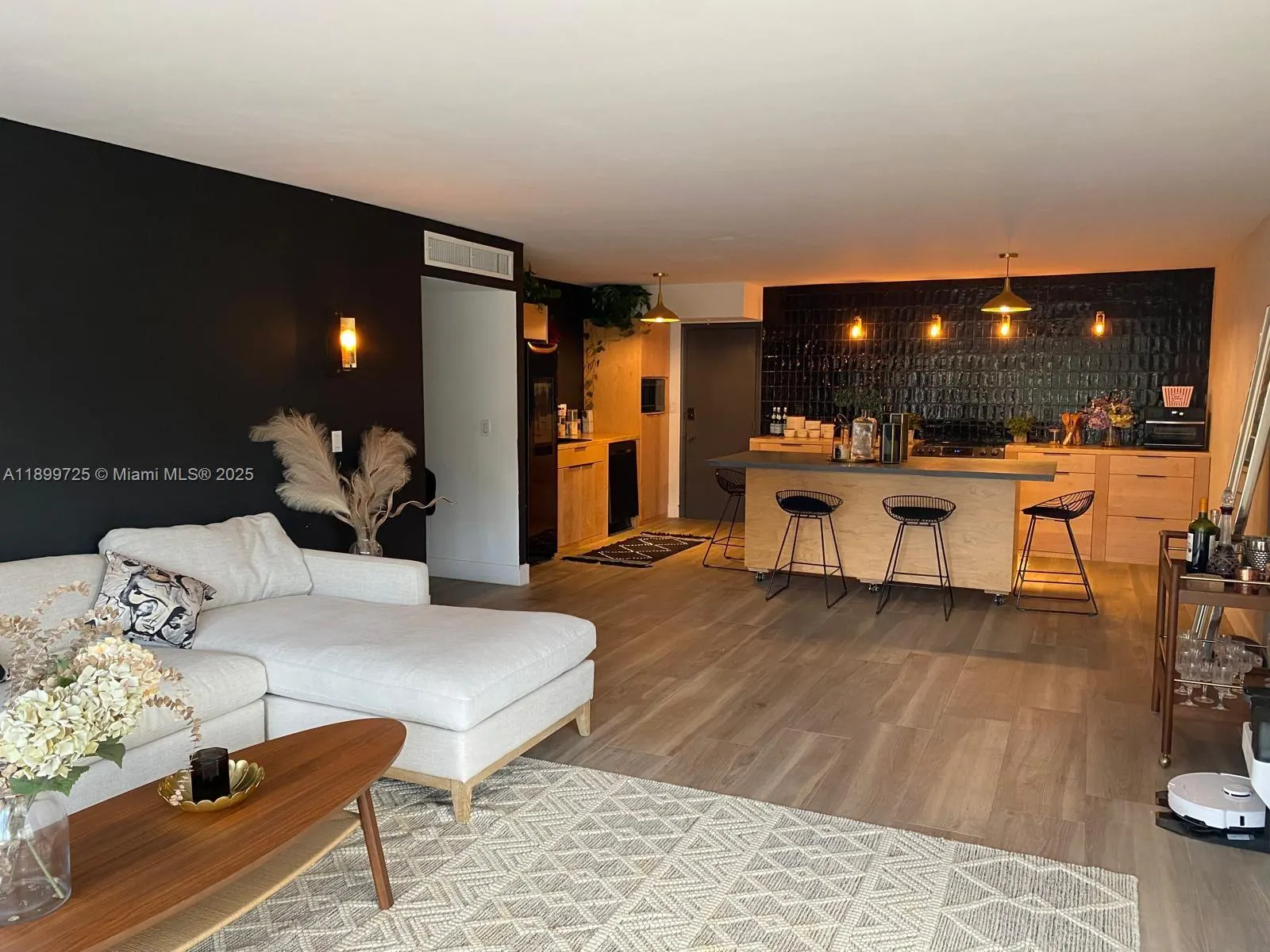 550 Ocean Dr, #2D