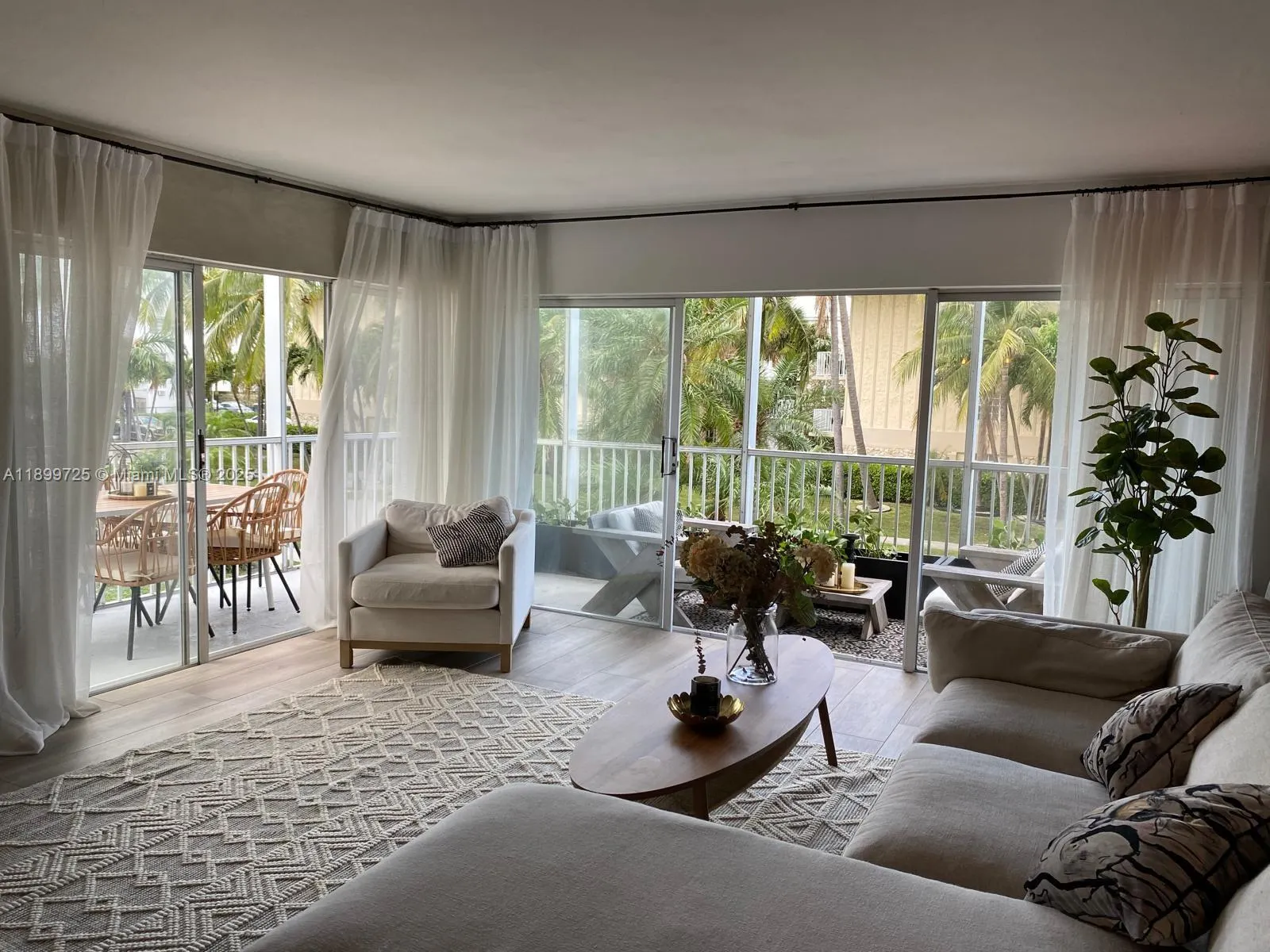 550 Ocean Dr, #2D