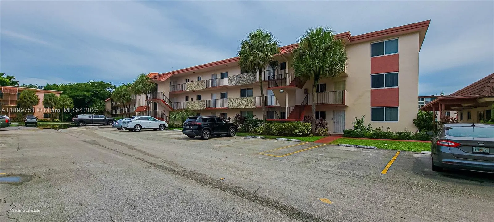 1080 Del Lago Cir, #201