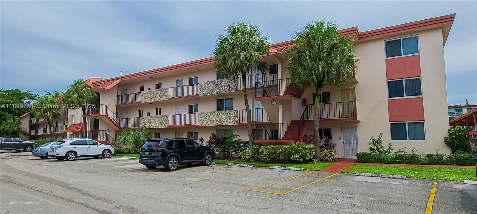 1080 Del Lago Cir, #201