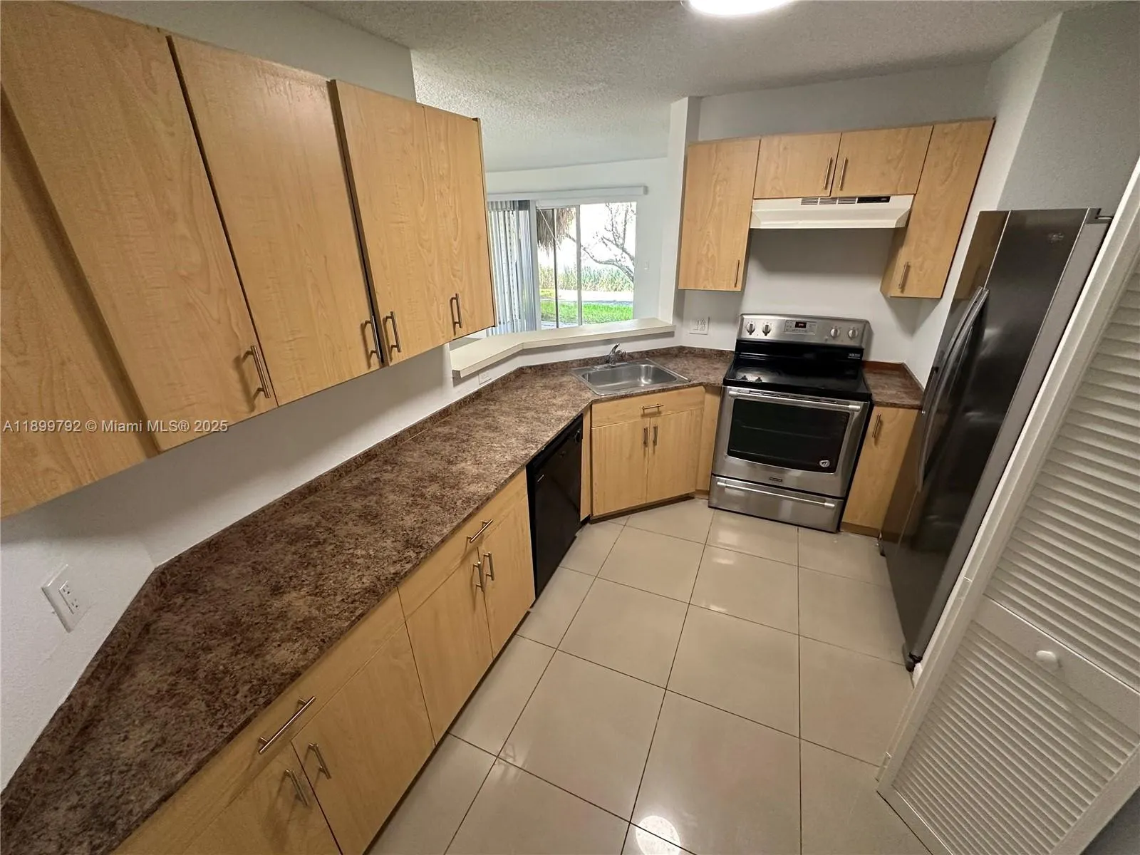 3413 NW 44th St, #106
